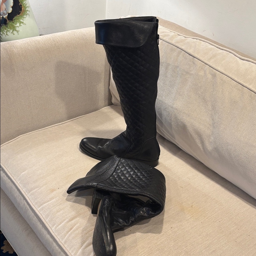Dianne B Milano size 39 over the knee or folded soft quilted black leather,great